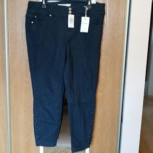 Torrid Cropped Jegging with snap leg closure